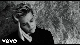 Video küçük resmi Returning To Myself
