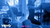 Video küçük resmi Close To You